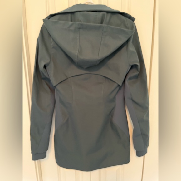 Lululemon Like A Glove Jacket sz 4 - Picture 2 of 2